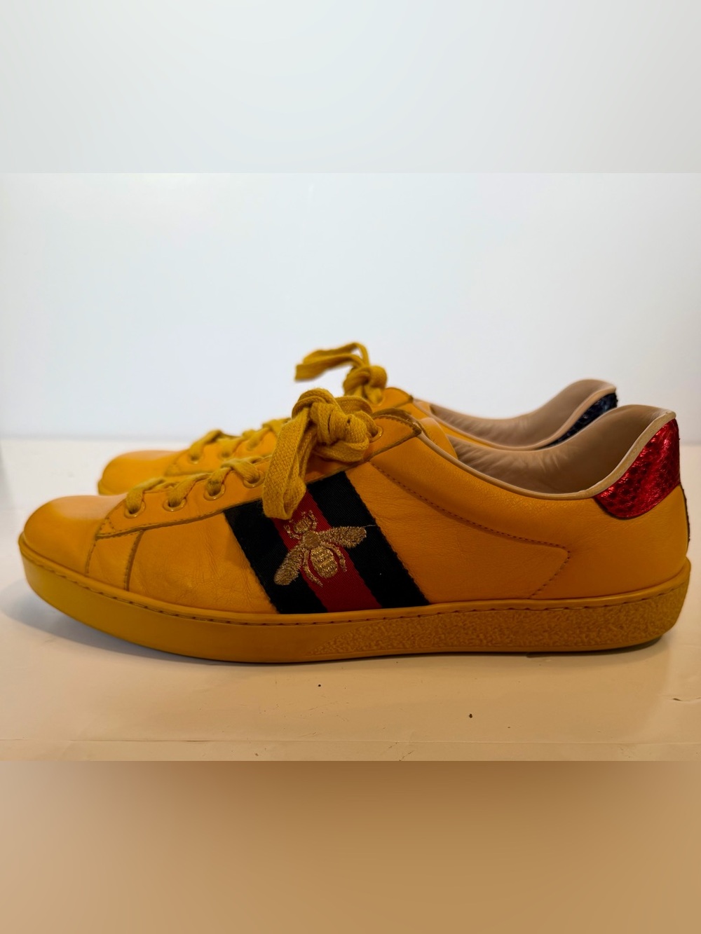 ✨Authentic✨ 🐝 Gucci Yellow Kids Sneakers Red Heel and Black-Red Stripe Bee